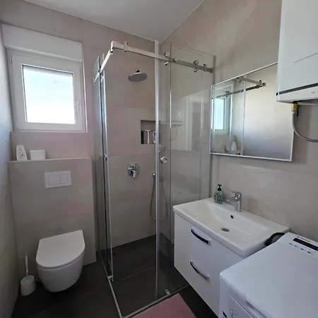 Apartement More Vir Apartment *
