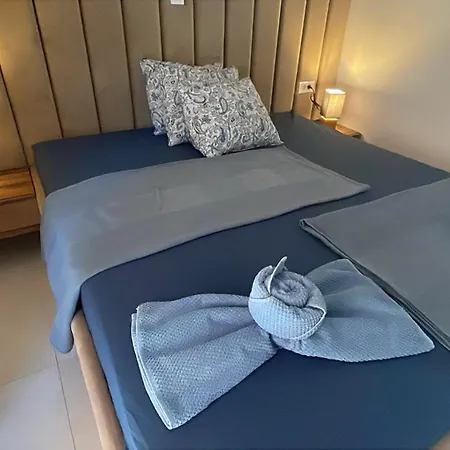 Apartement More Vir شقة